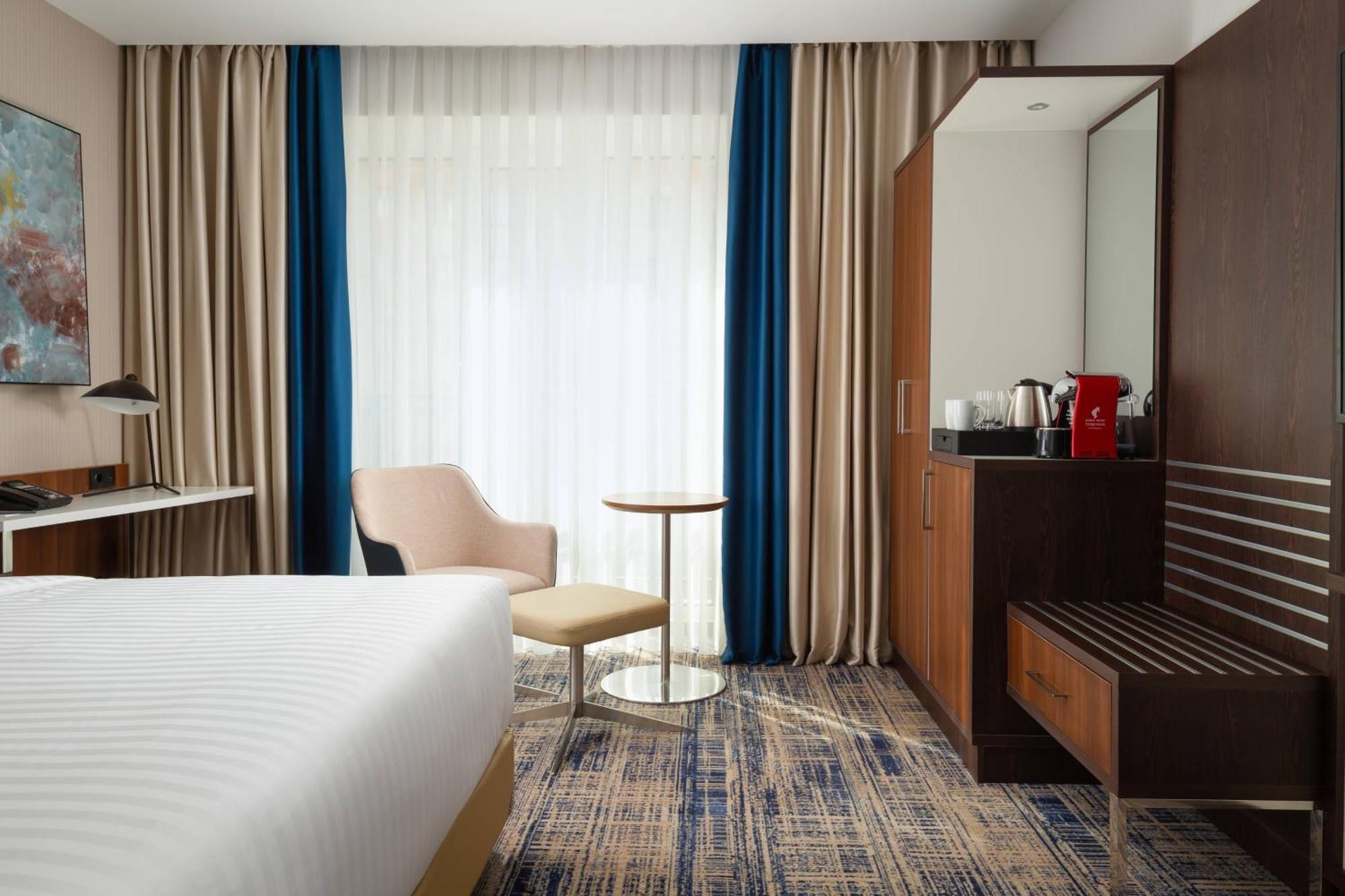 Courtyard By Marriott Tashkent Hotel Eksteriør billede