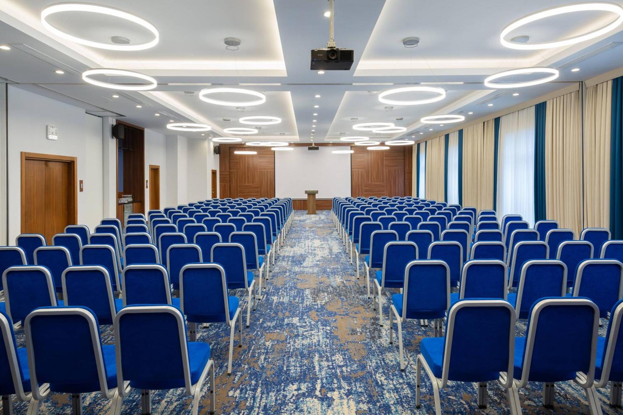 Courtyard By Marriott Tashkent Hotel Eksteriør billede