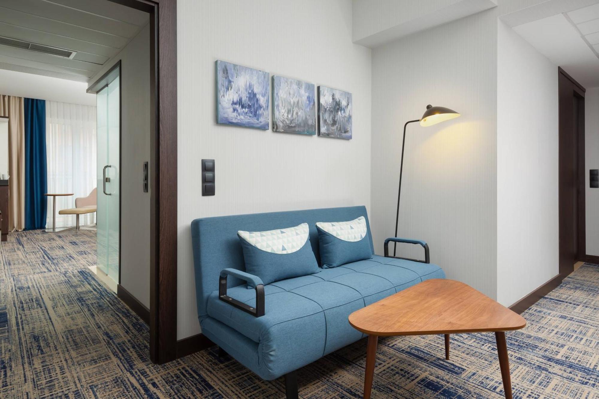 Courtyard By Marriott Tashkent Hotel Eksteriør billede