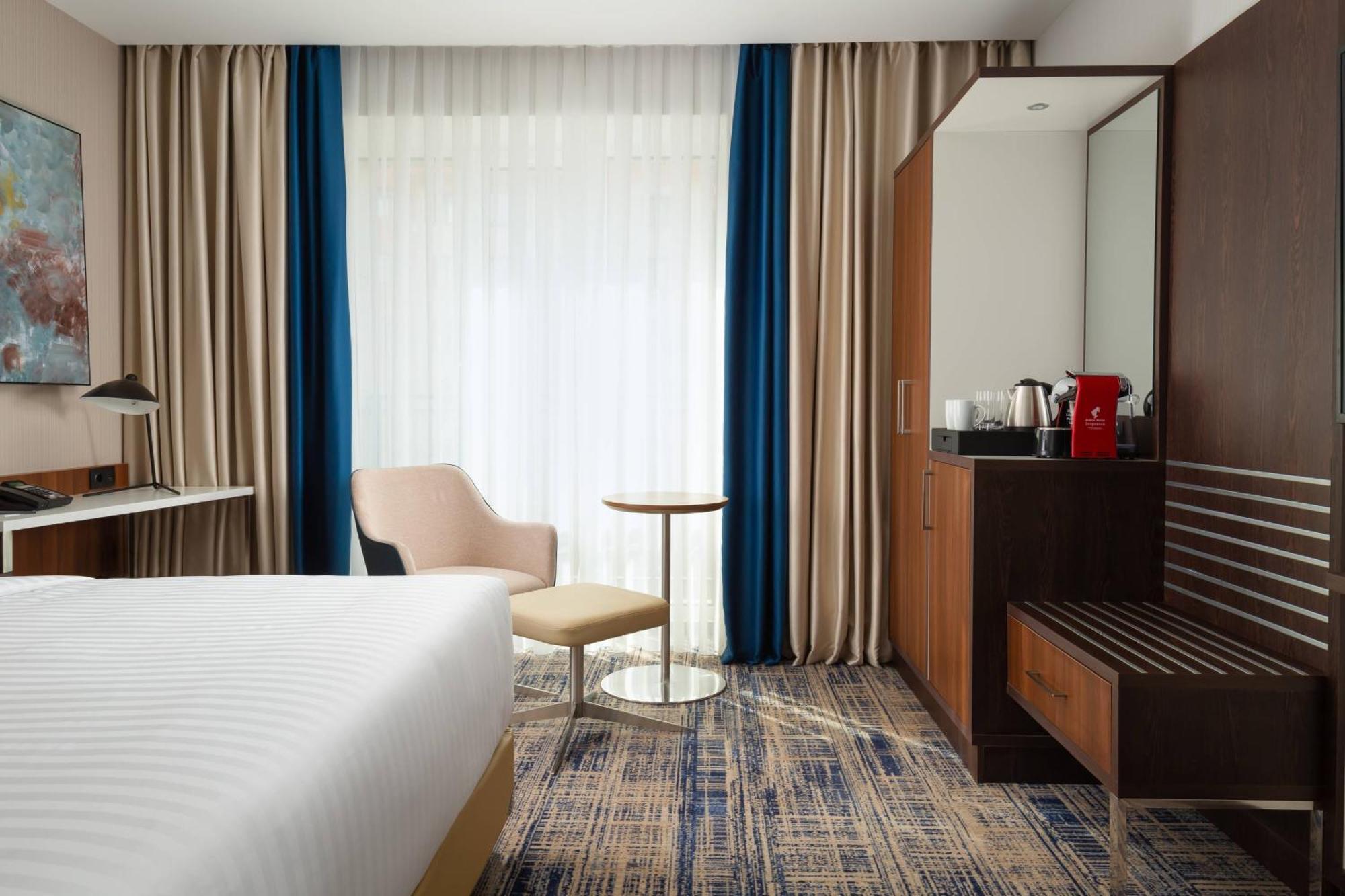 Courtyard By Marriott Tashkent Hotel Eksteriør billede